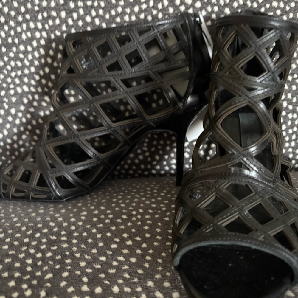 Burberry Heels 37.5 7.5